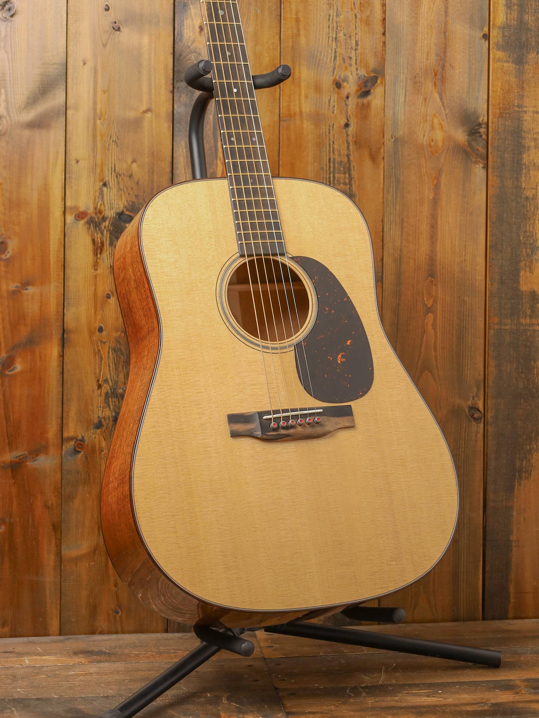 Martin D-18 Modern Deluxe