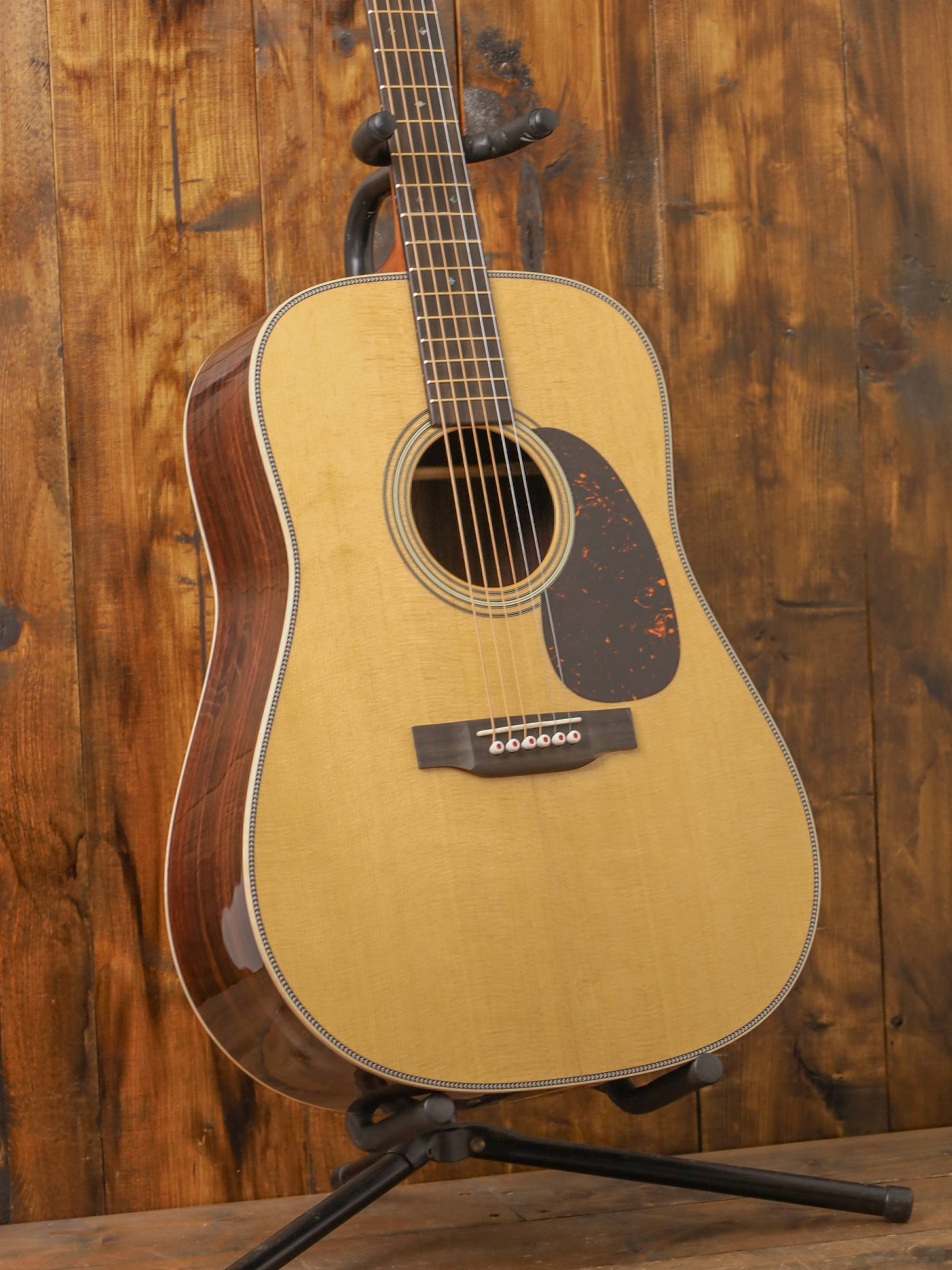 Martin D-28 Modern Deluxe